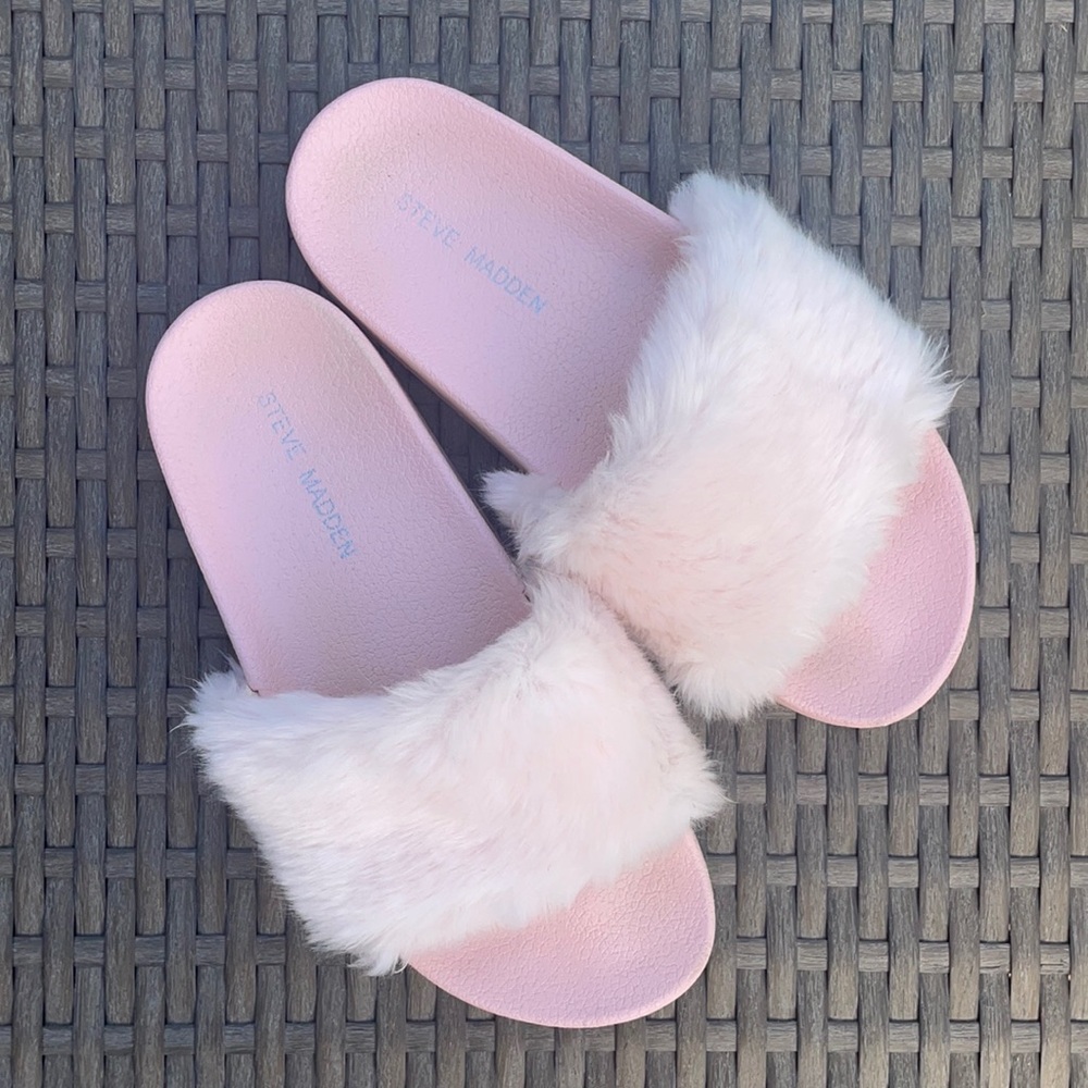 STEVE MADDEN Pink Softey Fluffy Faux Fur Slides / Slippers